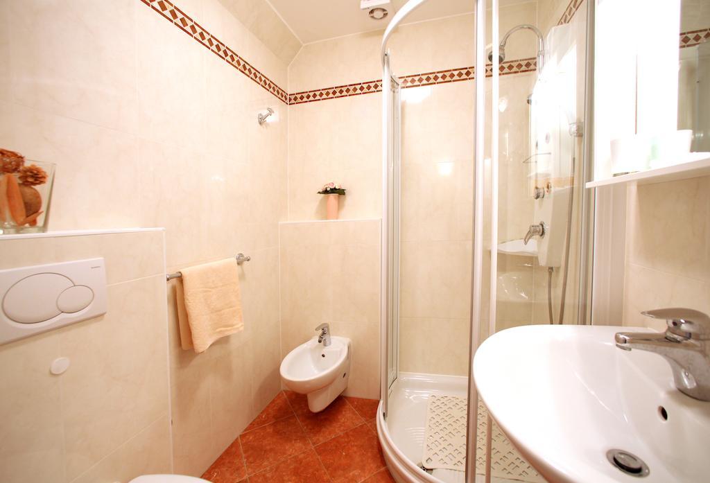 Holiday Home Villa Bella Vrsar Room photo
